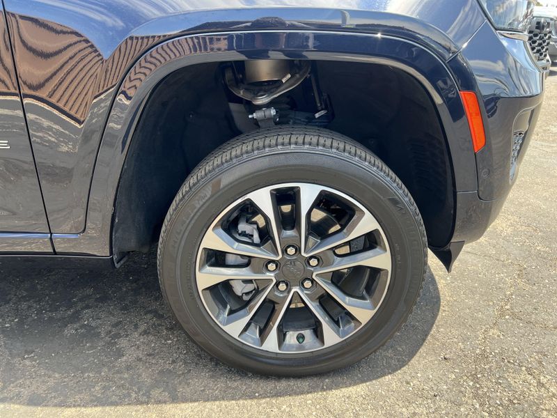 Used 2023 Jeep Grand Cherokee L OverlandImage 33