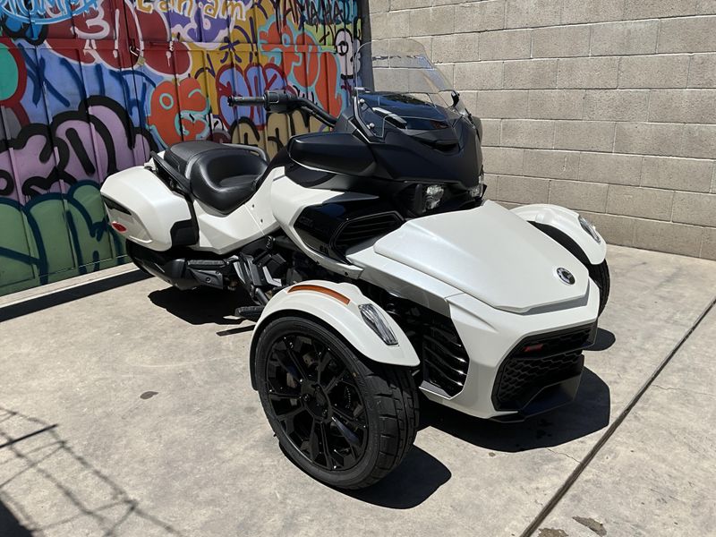 New 2026 Can-Am SPYDER F3 T 1330 Image 2