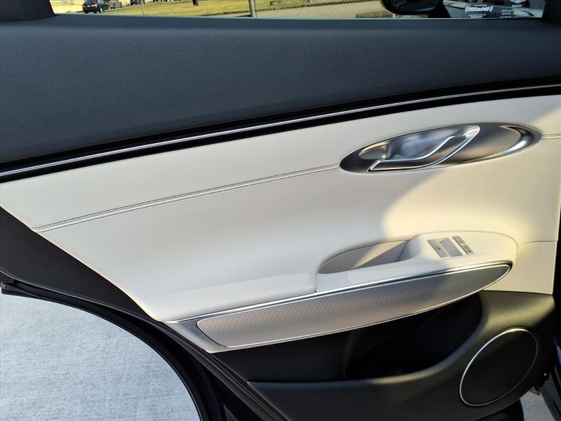 Used 2024 Genesis GV70 2.5TImage 15