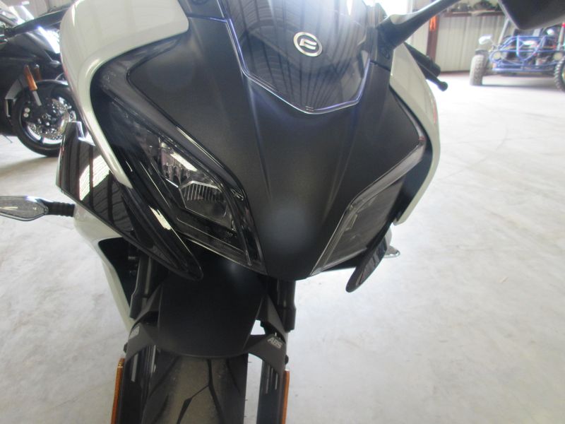 NEW 2026 CFMOTO 300SS Image 12