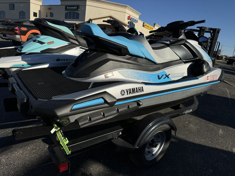 2024 YAMAHA PWC WAVERUNNER VX CRUISER WITH AUDIO SILVER Image 8