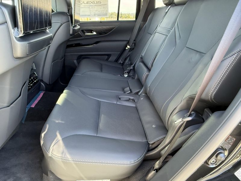 New 2026 Lexus LX 700h LuxuryImage 28