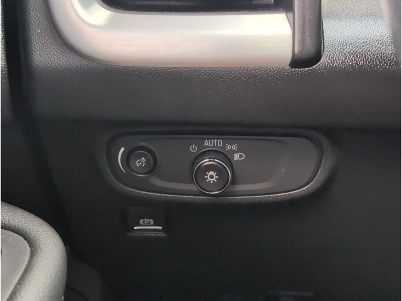 Used 2024 GMC Terrain SLEImage 28