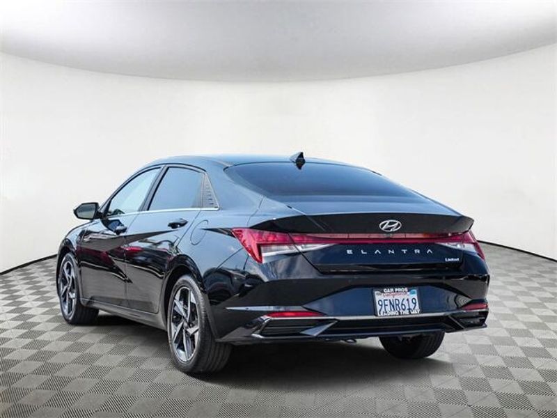 2023 Hyundai Elantra LimitedImage 6