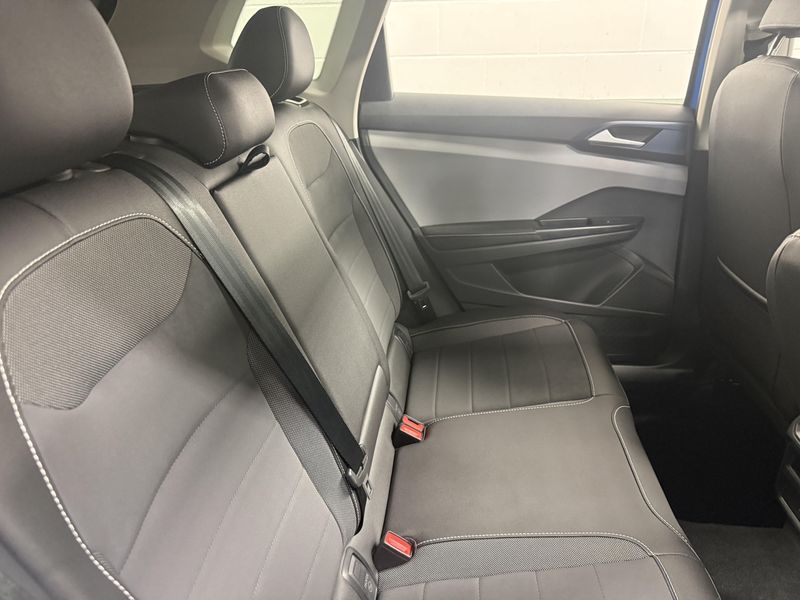 Used 2024 Volkswagen Taos SE w/SunroofImage 13