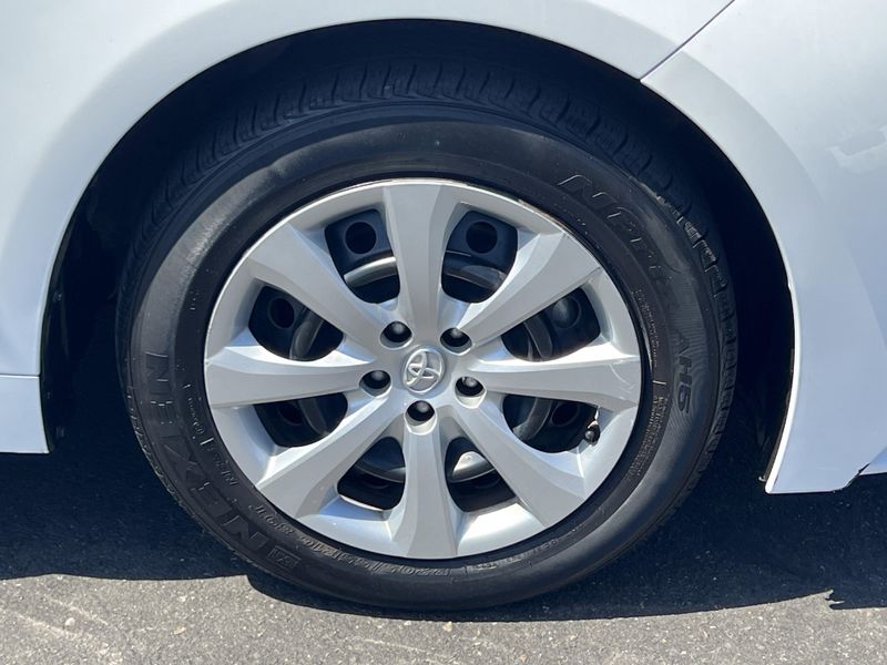 Used 2022 Toyota Corolla LEImage 27