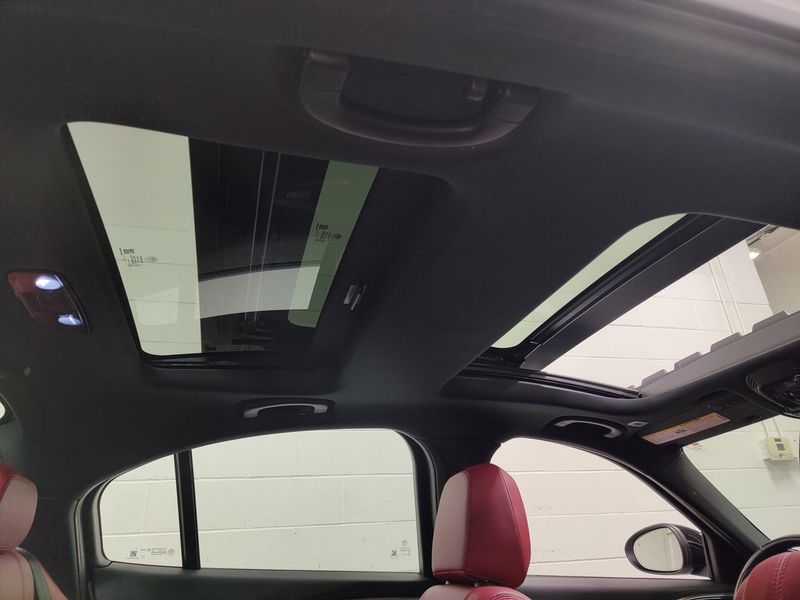 Used 2024 Alfa Romeo Giulia Ti AWD w/Performance Driving PkgImage 9