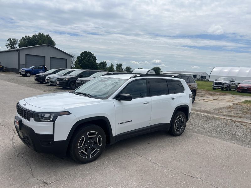 Used 2026 Jeep Cherokee LimitedImage 3