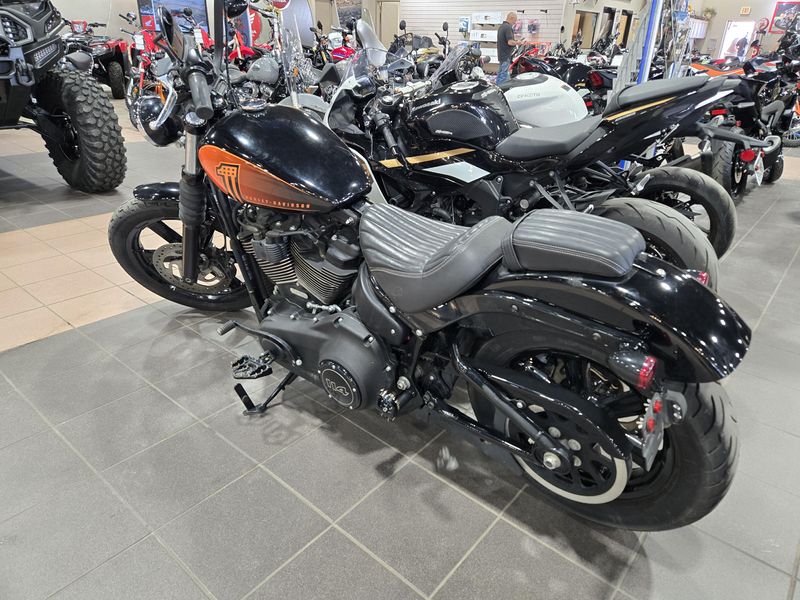 USED 2023 HARLEY FXBBS STREET BOB 114 Image 4