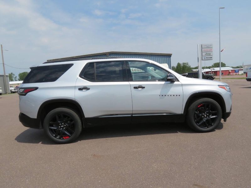 2021 Chevrolet Traverse Premier 4x4 4dr SUVImage 1