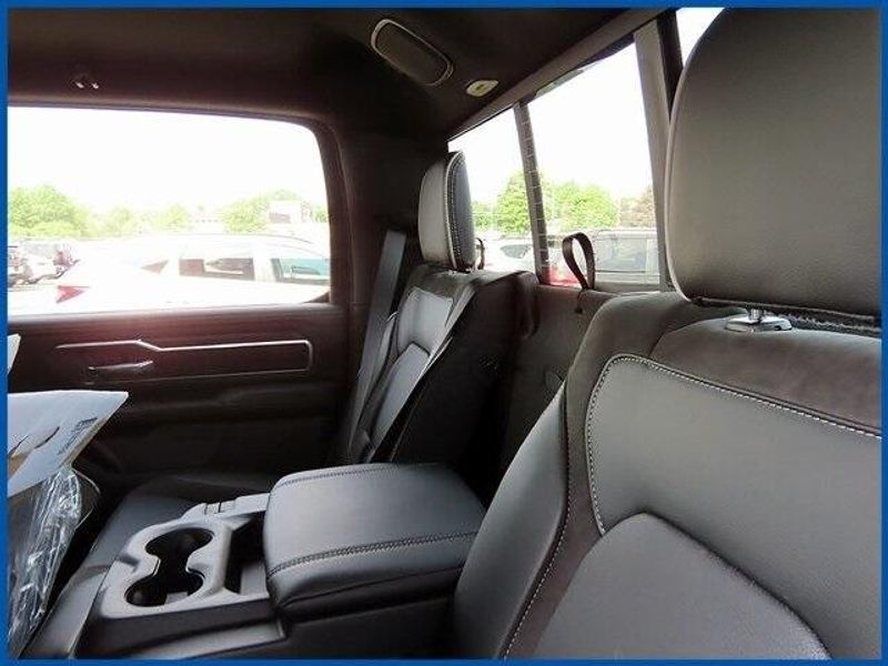 2025 RAM 1500 LaramieImage 9