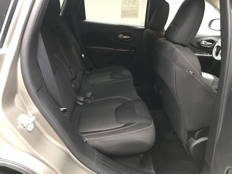 Used 2016 Jeep Cherokee LatitudeImage 14