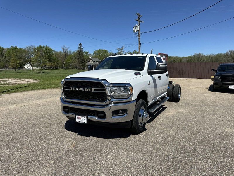 2024 RAM 3500 Tradesman Crew Cab Chassis 4x4 60