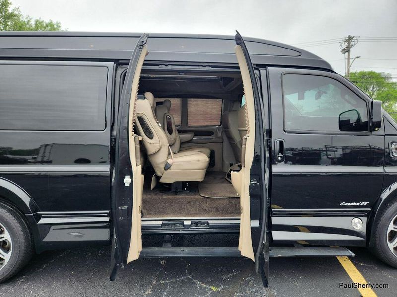 2018 GMC Savana 2500 Image 35