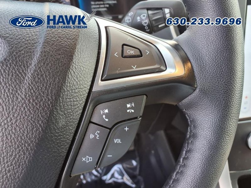2024 Ford Edge SEL photo 17