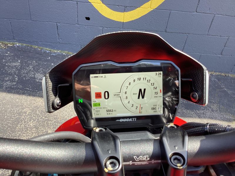 2022 Ducati Streetfighter V4 