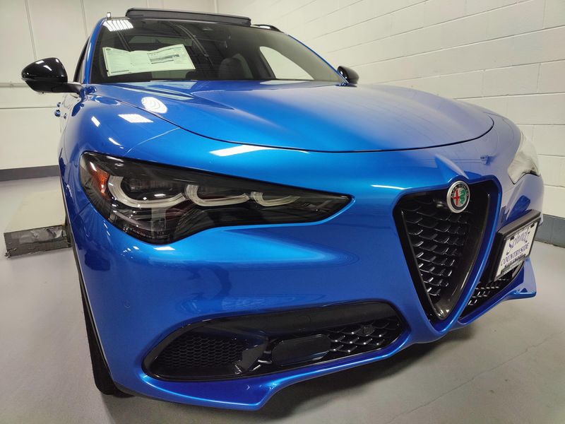 New 2025 Alfa Romeo Stelvio AwdImage 2