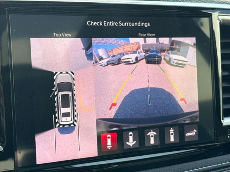 New 2027 Chrysler Pacifica Limited Awd