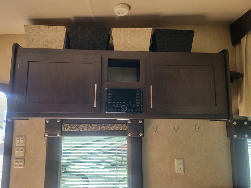 Used 2015 FOREST RIVER STEALTH 1913 Image 23