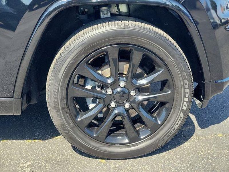 Used 2019 Jeep Grand Cherokee Altitude
