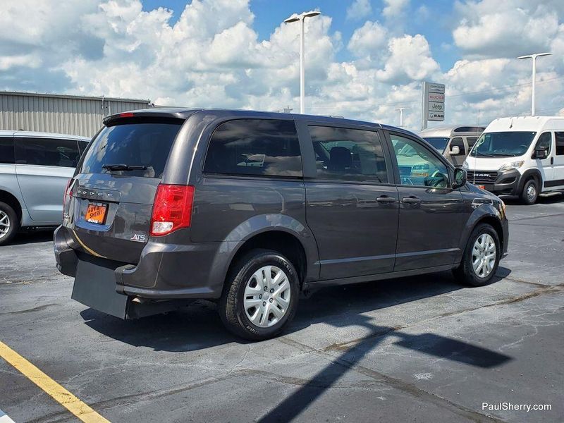 Used 2020 Dodge Grand Caravan SEImage 10