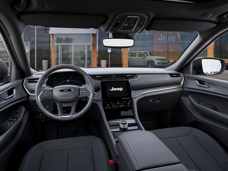 New 2025 Jeep Grand Cherokee Laredo X 4x4Image 14