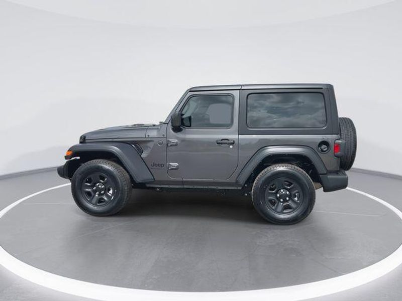 Used 2023 Jeep Wrangler SportImage 5