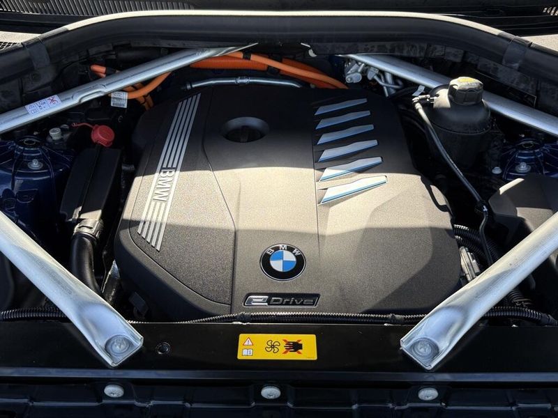 2022 BMW X5 xDrive45eImage 32