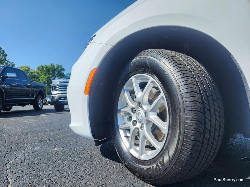 Used 2026 Chrysler Pacifica Select