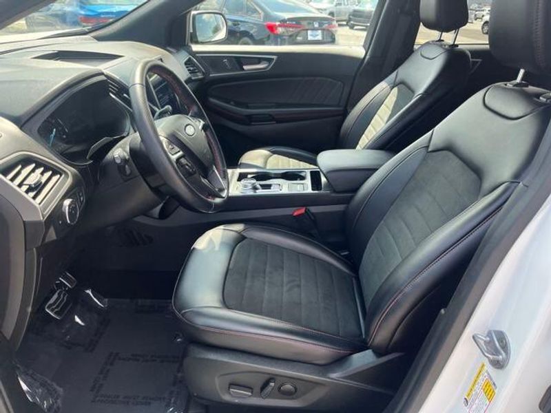 2022 Ford Edge ST Line