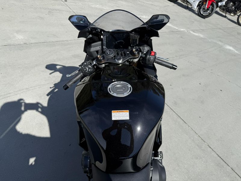 New 2025 Yamaha YZF-R9 Image 11