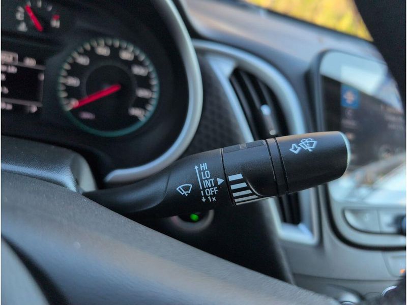 Used 2024 Chevrolet Malibu LTImage 25