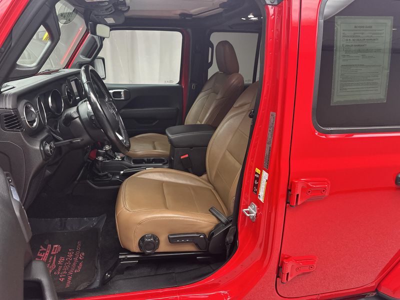 Used 2022 Jeep Wrangler Unlimited SaharaImage 7