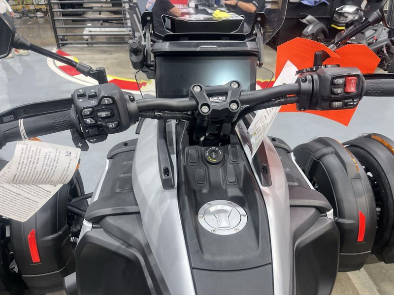 New 2025 Can-Am CANYON STANDARD Image 11