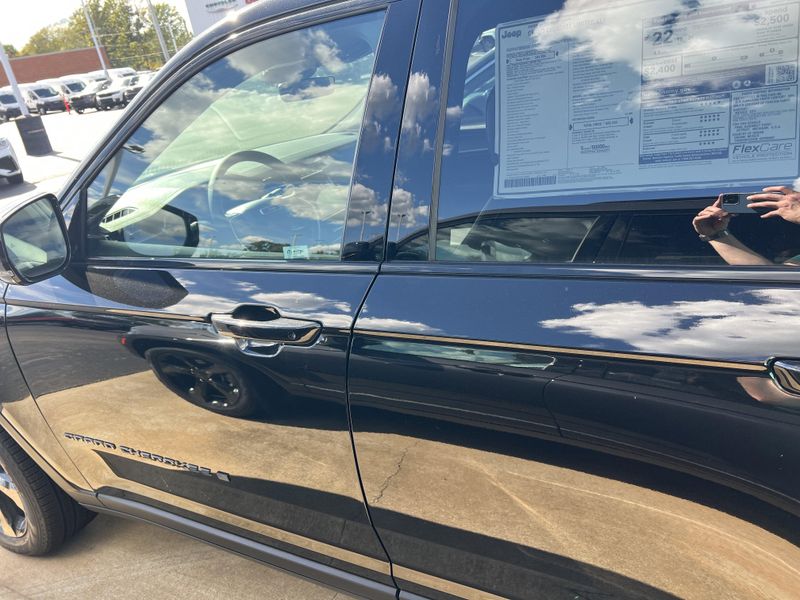 New 2025 Jeep Grand Cherokee Limited 4x4Image 11