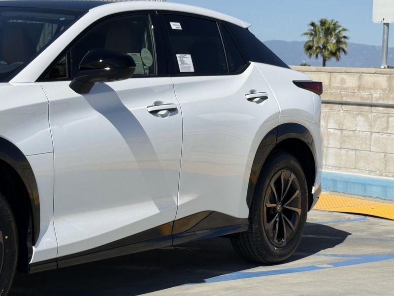 New 2026 Lexus RZ 350e PremiumImage 8