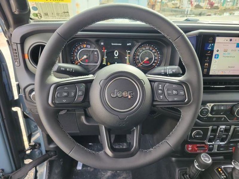 New 2026 Jeep Gladiator Mojave 4x4
