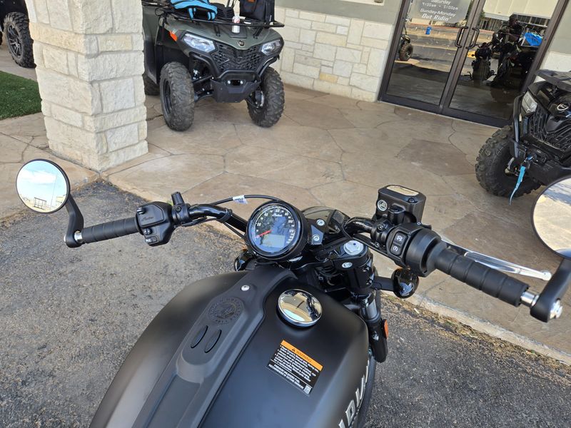2025 Indian Motorcycle SCOUT BOBBER LIMITED BLACK SMOKE Image 14