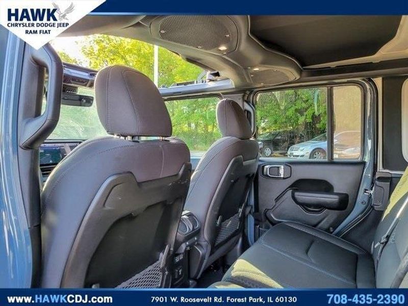 2024 Jeep Wrangler Rubicon 4xe photo 10