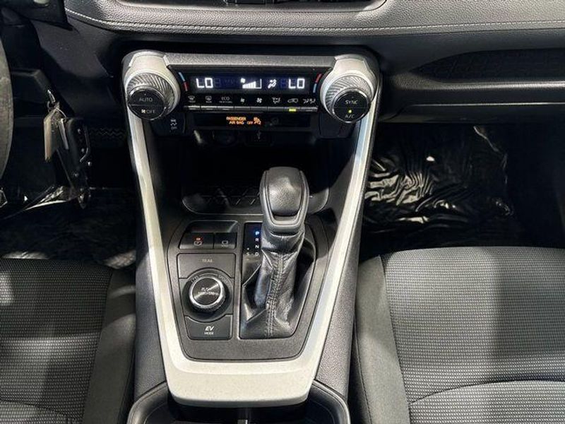 Used 2022 Toyota RAV4 Hybrid LEImage 20