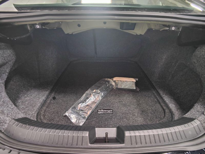 Used 2025 Volkswagen Jetta SE w/SunroofImage 26