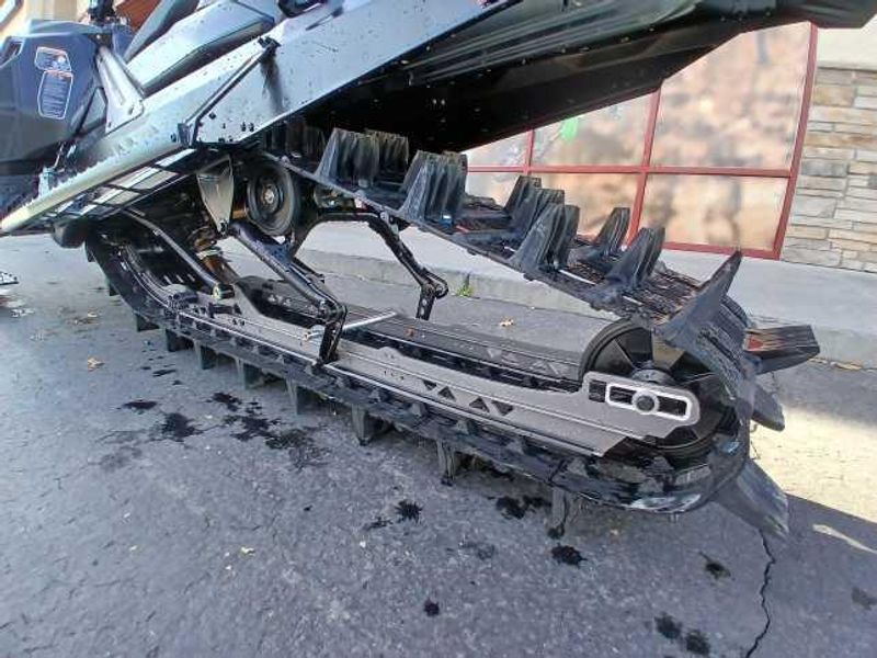 New 2025 LYNX SM SHD DS 8TR S BK 154 3P HUB 25 