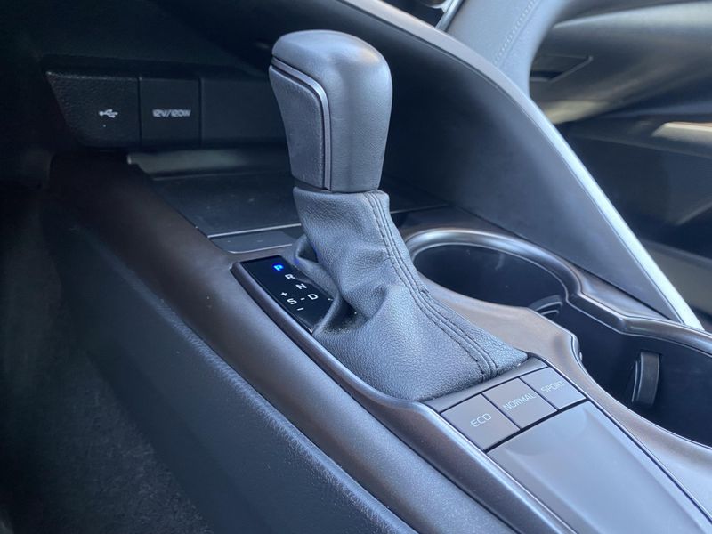 Used 2024 Toyota Camry SEImage 24