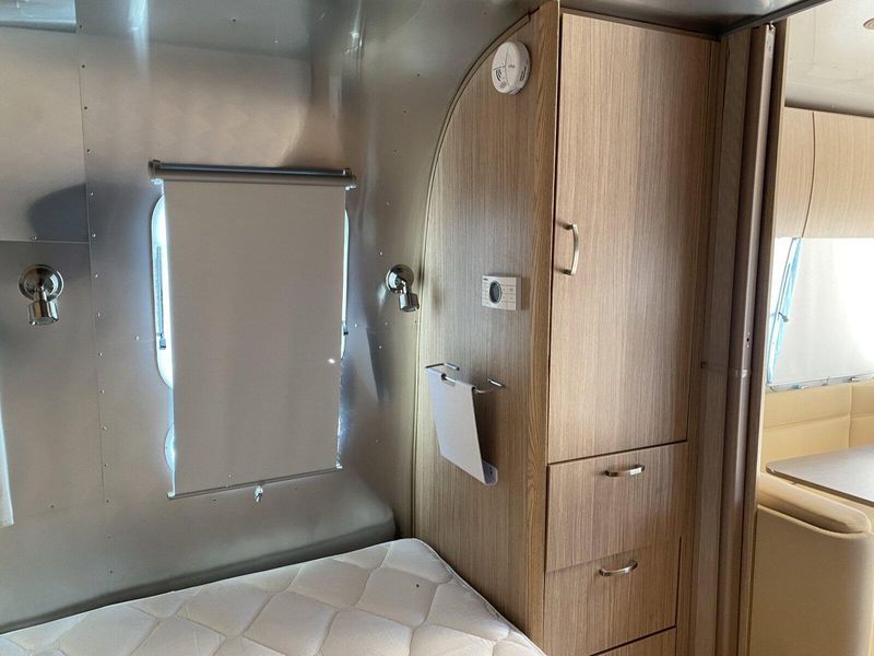 Used 2019 AIRSTREAM FLYING CLOUD 23FB Image 29