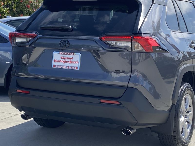 2025 Toyota RAV4 XLEImage 4