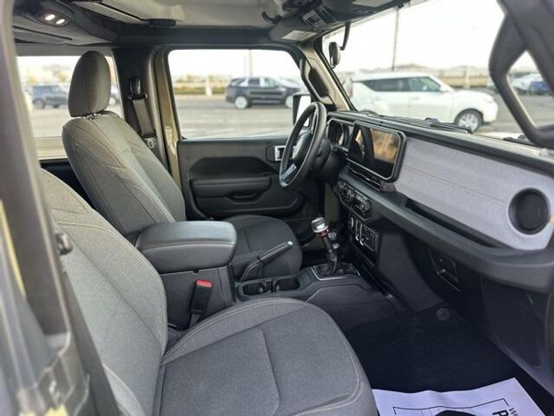 Used 2025 Jeep Wrangler SportImage 10
