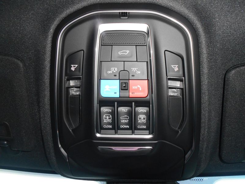 2025 Jeep Grand Cherokee Image 14