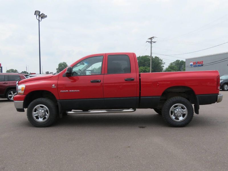 2006 Dodge Ram 2500 SLT 4x4 4dr Quad Cab 6.3 ft. SB PickupImage 5