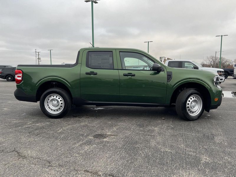 2025 Ford Maverick XL photo 4