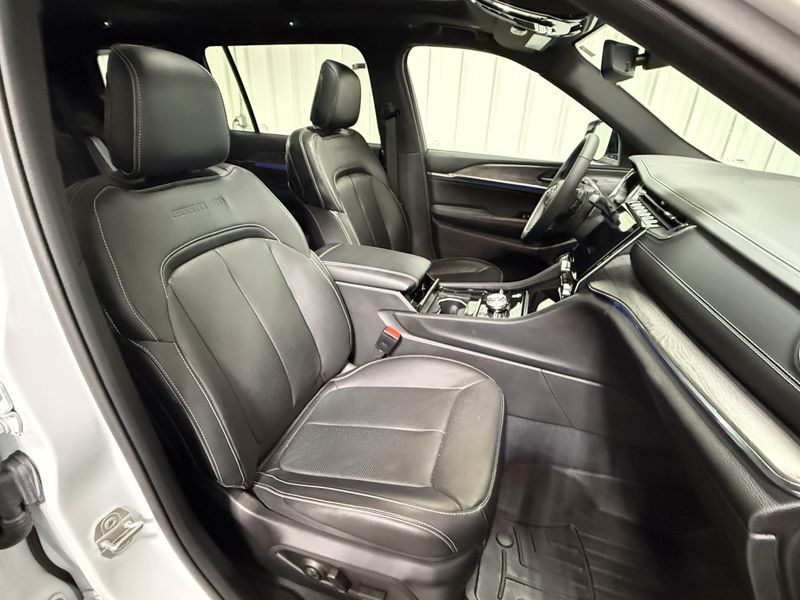 Used 2023 Jeep Grand Cherokee L OverlandImage 11